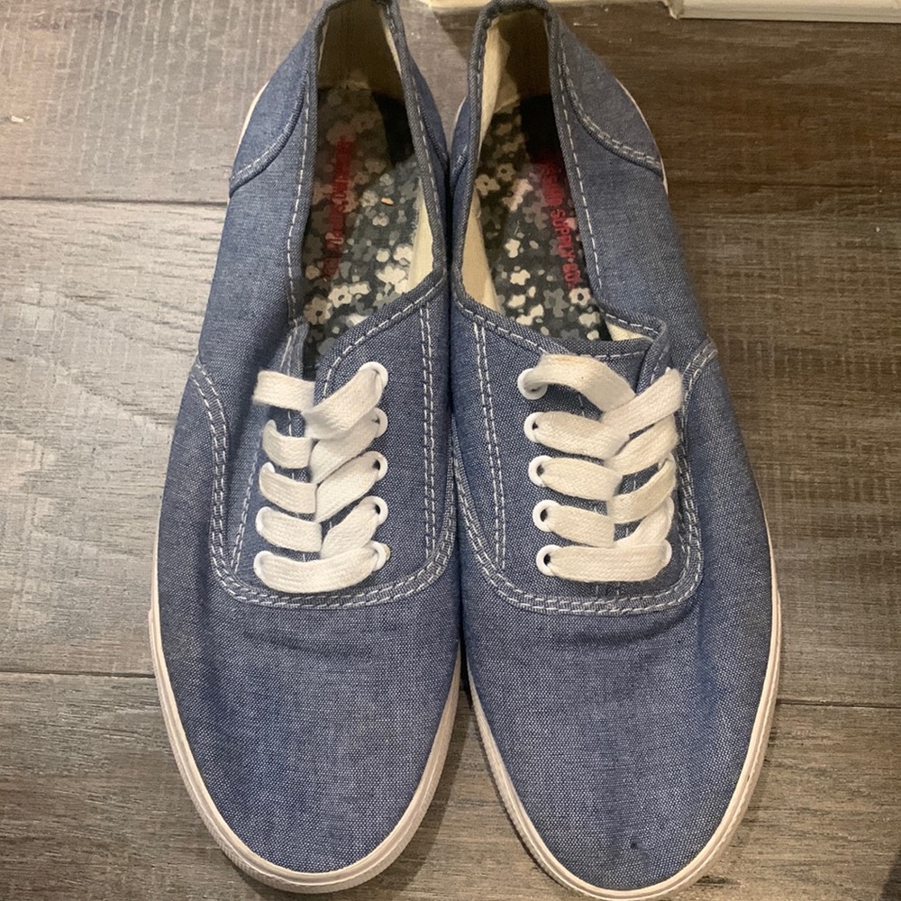 Mossimo supply Co Jeans sneakers